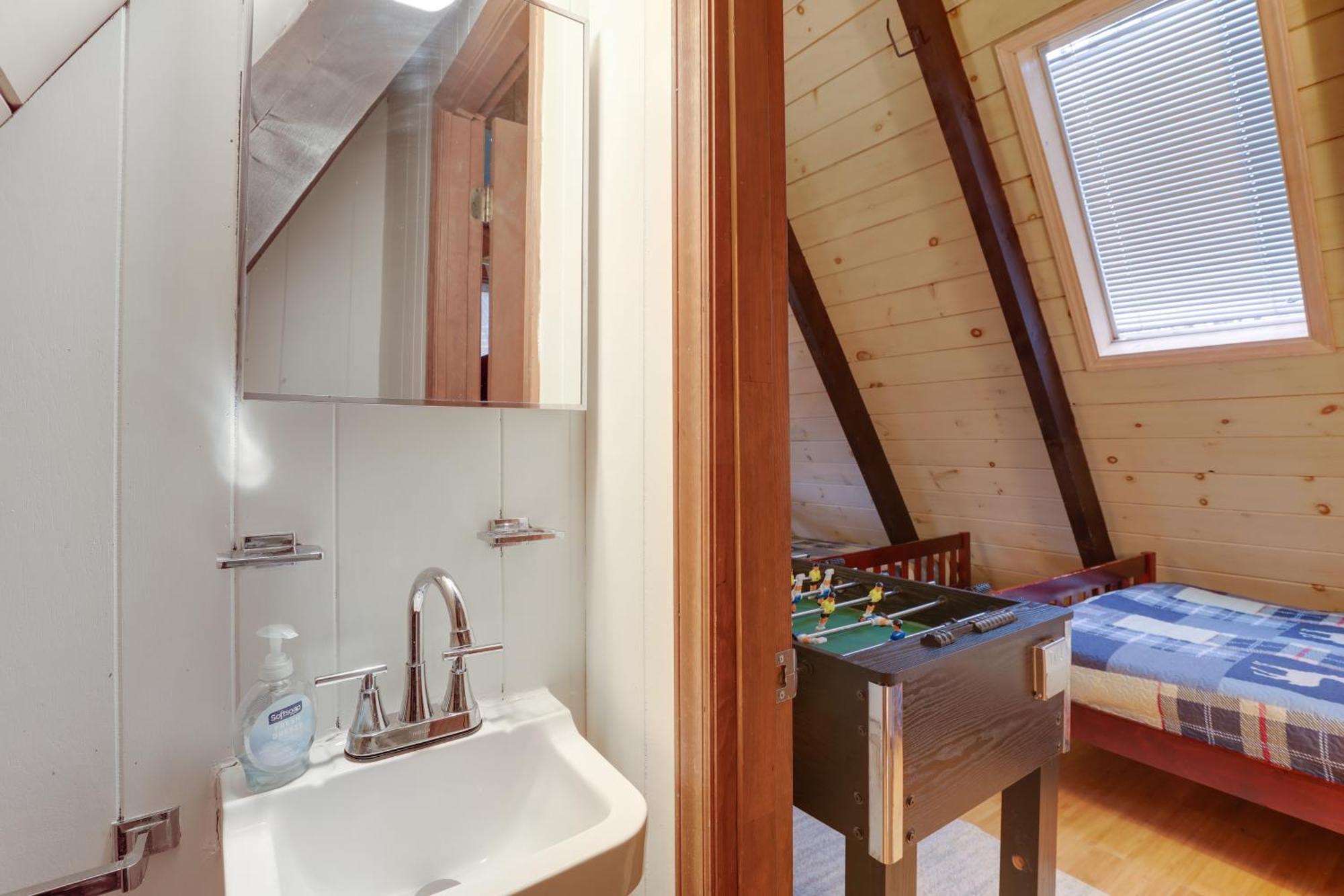 A-Frame Cabin With Hot Tub 1 Mi To Beech Mountain! Экстерьер фото