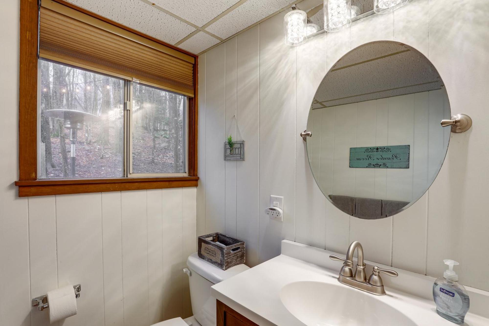 A-Frame Cabin With Hot Tub 1 Mi To Beech Mountain! Экстерьер фото